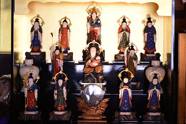 本堂内 左 十羅刹女