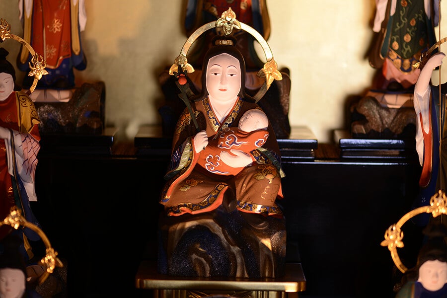 本堂内 左 安産守護子安鬼子母大善神