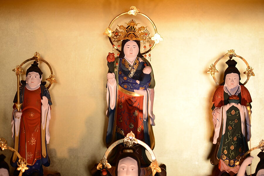 本堂内 左 子授守護子安鬼子母大善神