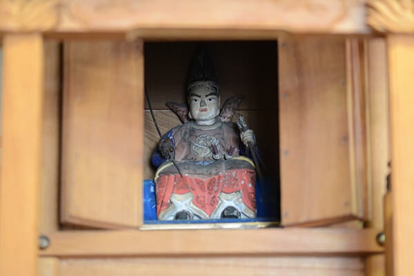 稲荷堂内 源三位頼政和光尊儀（源頼政公）（1776年(安永5年)11月 第19世日正(日荘)上人 造立）