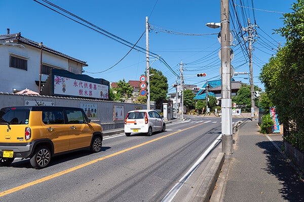 本八幡方面からの入口付近