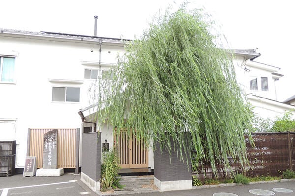8月の庭園樹木、花